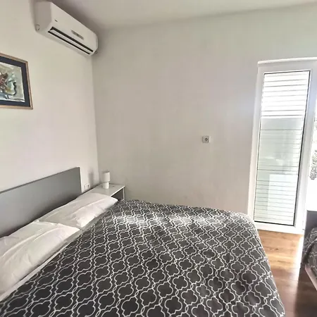 Weisse Idylle Auf Dem Blauen By Interhome Apartment Promajna