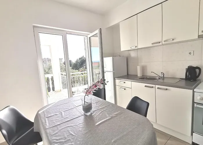 Weisse Idylle Auf Dem Blauen By Interhome Apartment Promajna